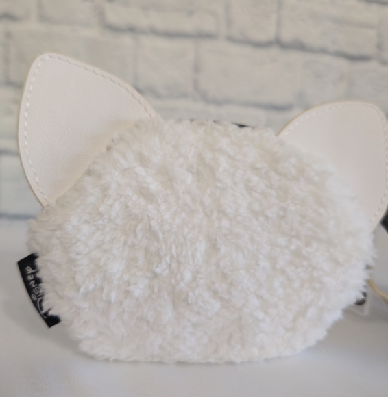 Loungefly Pua Moana Pig Sidekick Fuzzy Disney Princess Coin Pouch Wallet New - Picture 6 of 16